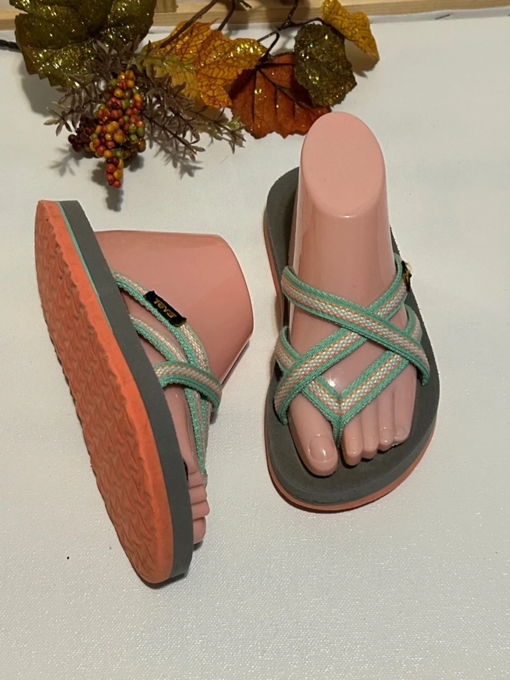 Women’s Cross-Strap Sandals in Mint Green